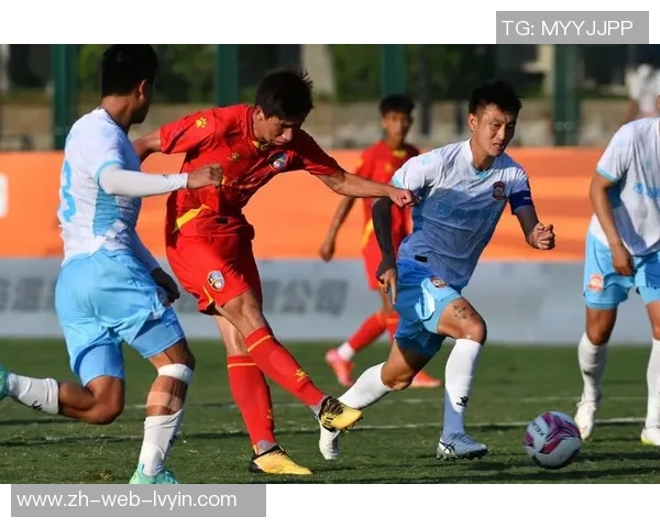 青岛与重庆的足球对决谁能在赛场上笑到最后精彩赛事前瞻与分析