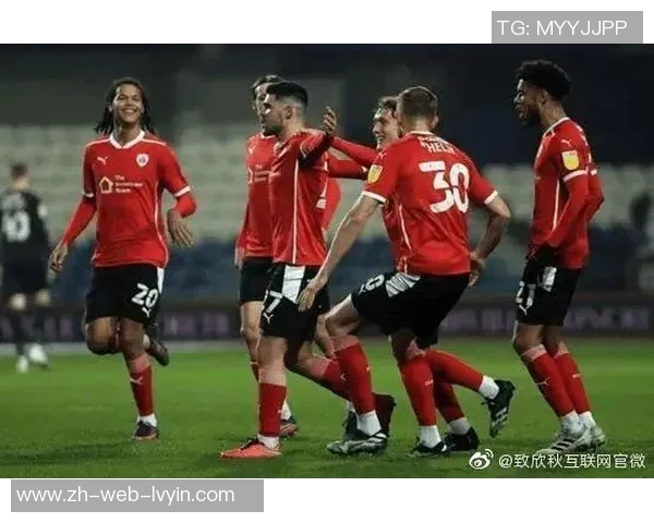 哈德菲尔德与雷丁激战正酣谁能在这场较量中笑到最后